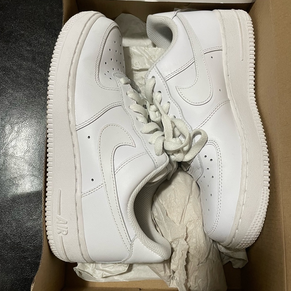 Womens White AIR FORCE 1 ‘07